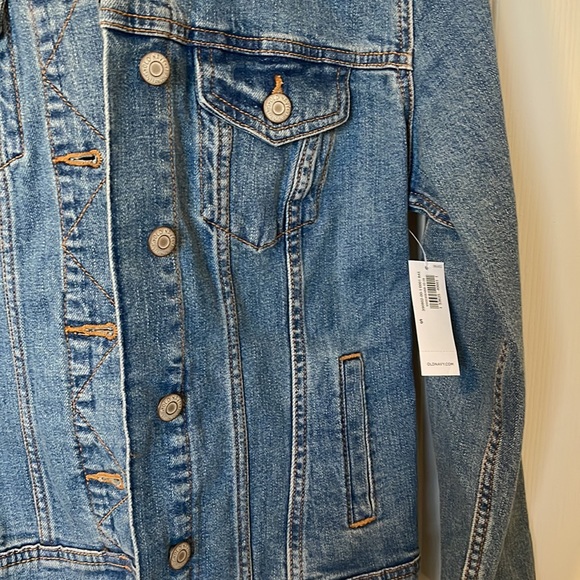 Old Navy Non-Stretch Jean Jacket - Picture 4 of 4